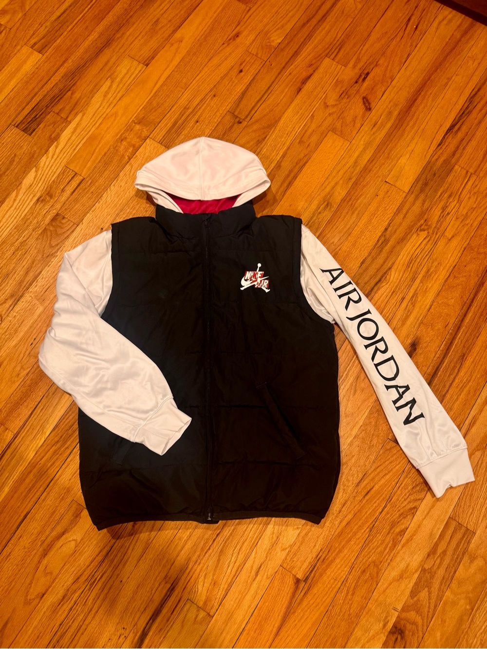 Boys Jordan Black Puffer Vest with White Sleeves and Hood Sz XL